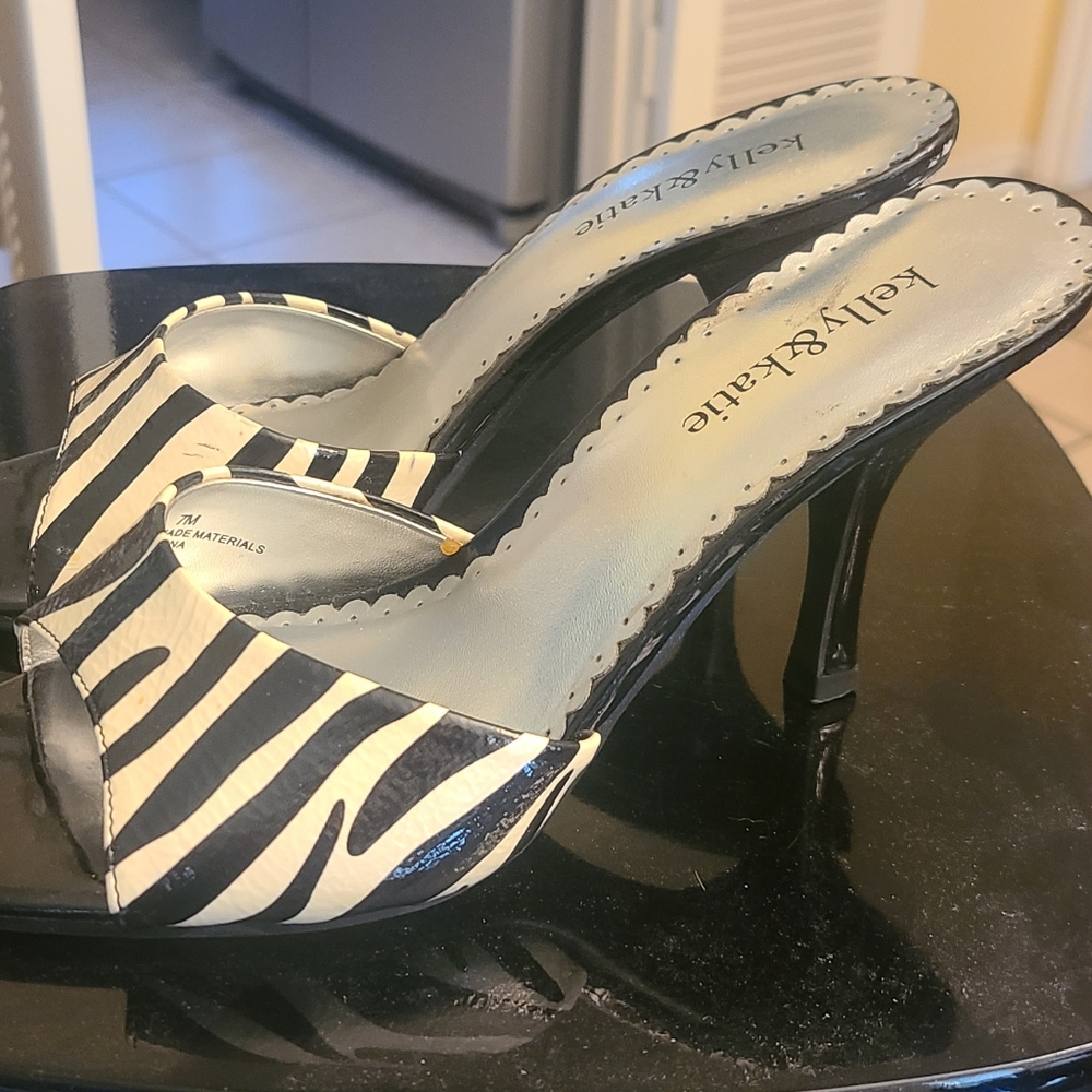 Shoes - Picture 16 of 16